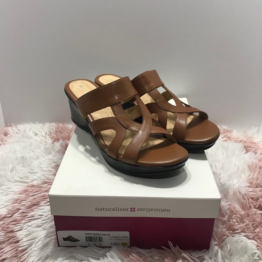 💐 Super cute Naturalizer wedges sandals 💐